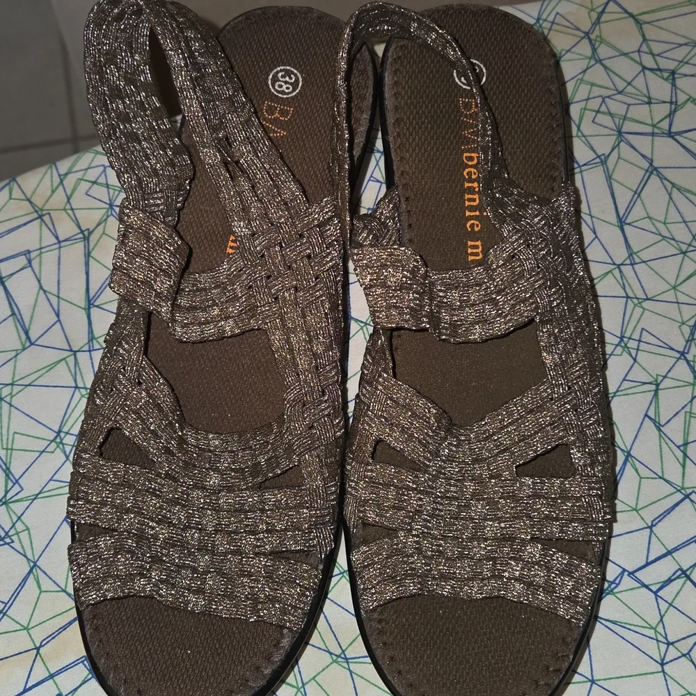 MB Bernie Mev. Shimmering Dark Gold Womens Slingback Heel Sandals